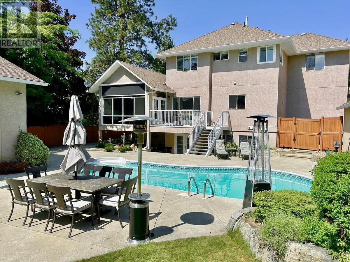 3911 Lakevale Place photo 2