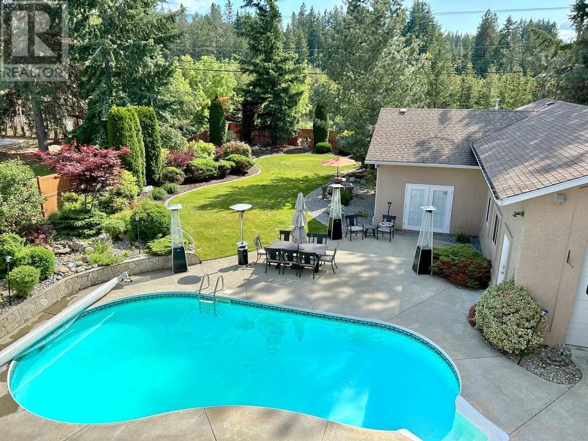3911 Lakevale Place photo 4