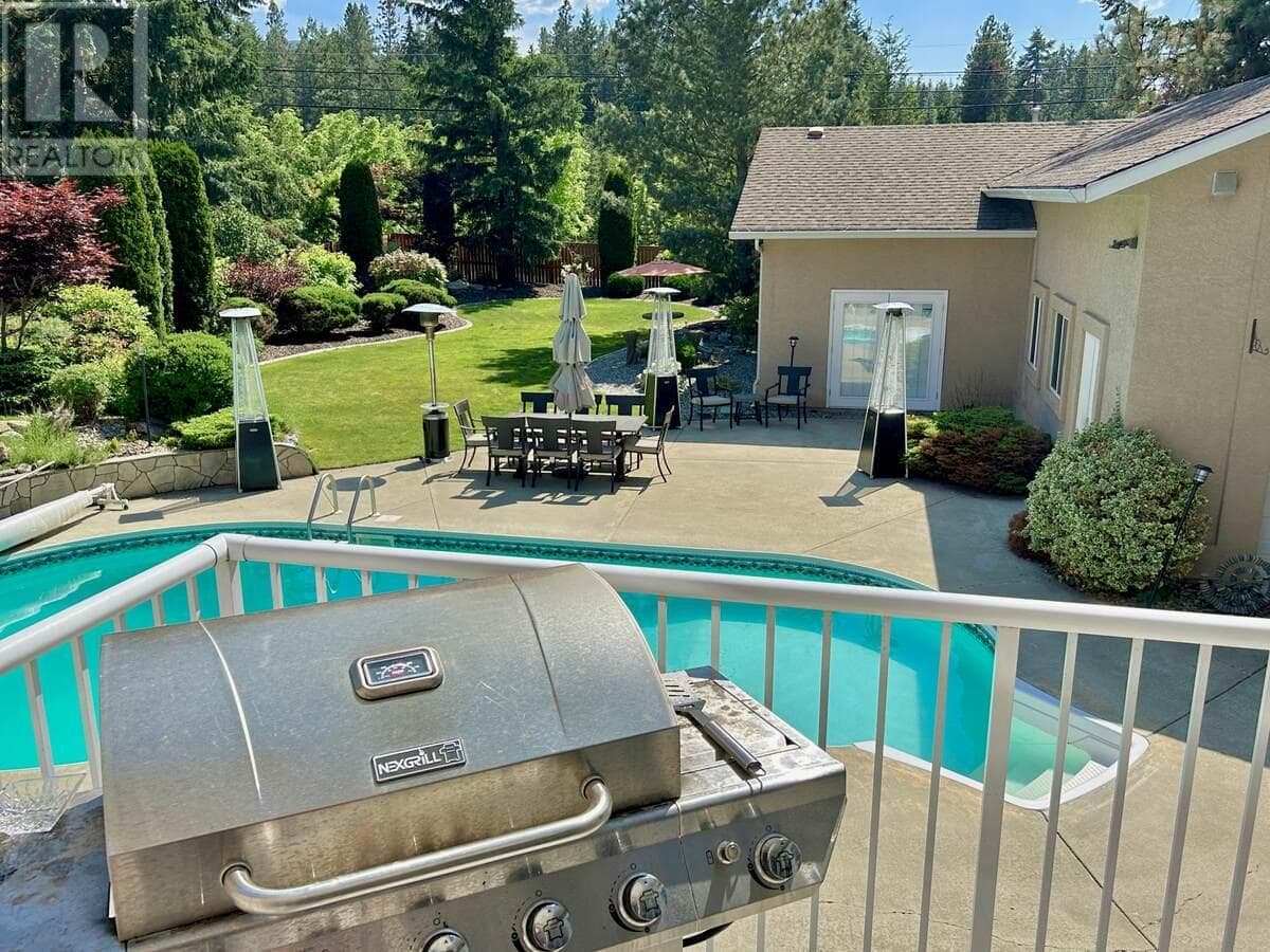 3911 Lakevale Place photo 5