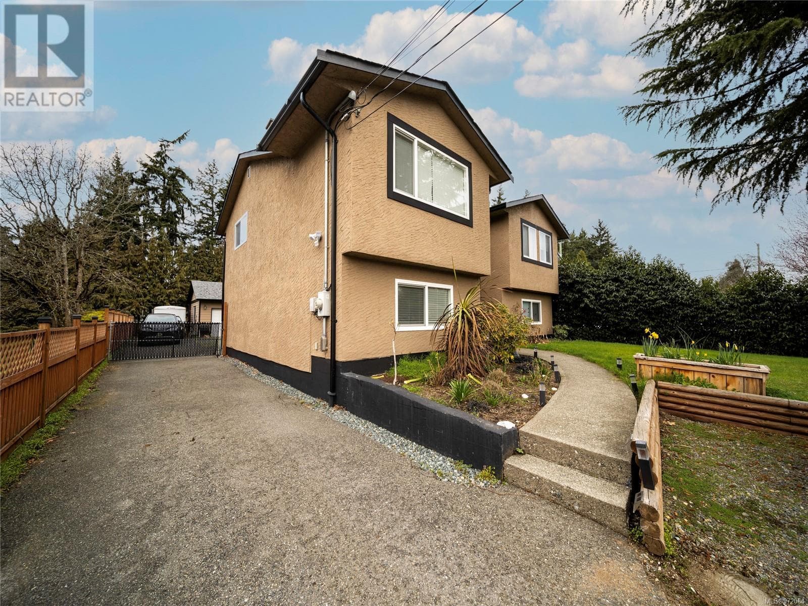 2748 Scafe Rd photo 2