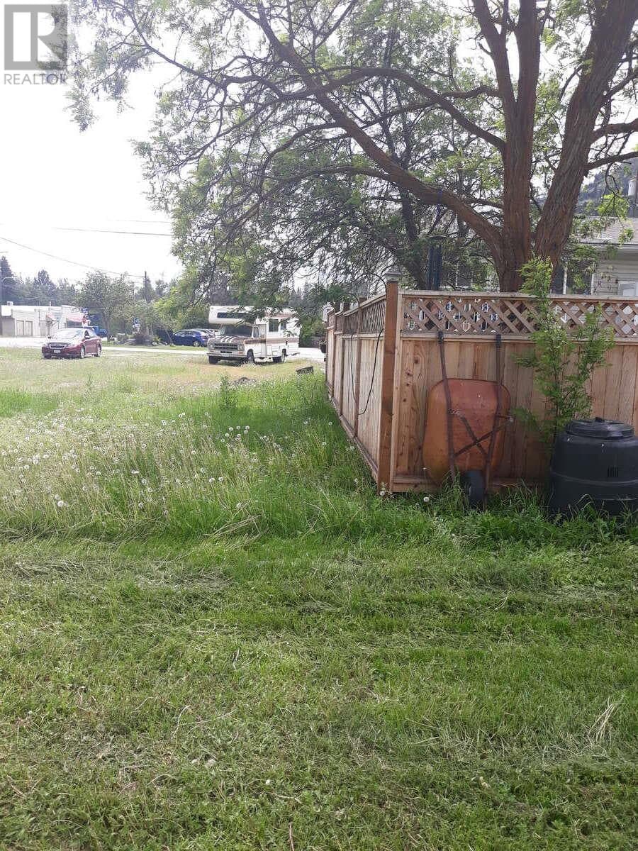 607 6 Avenue photo 3