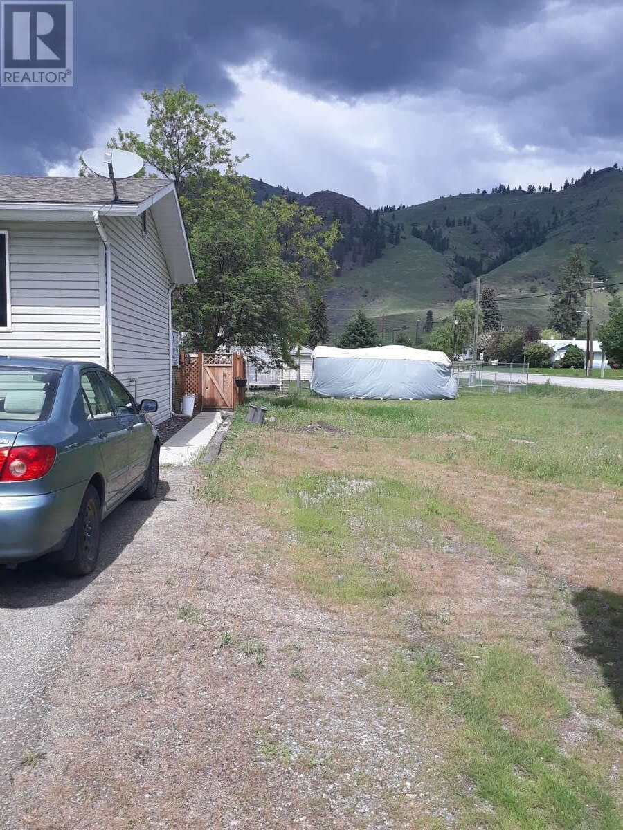 607 6 Avenue photo 2
