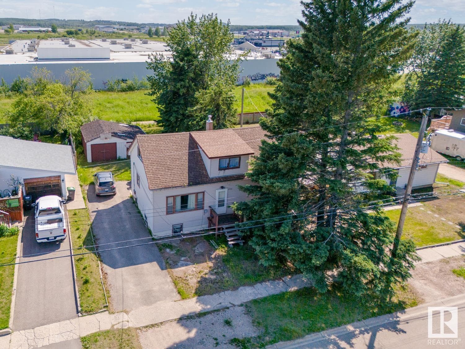 4715 47 AV — photo 2