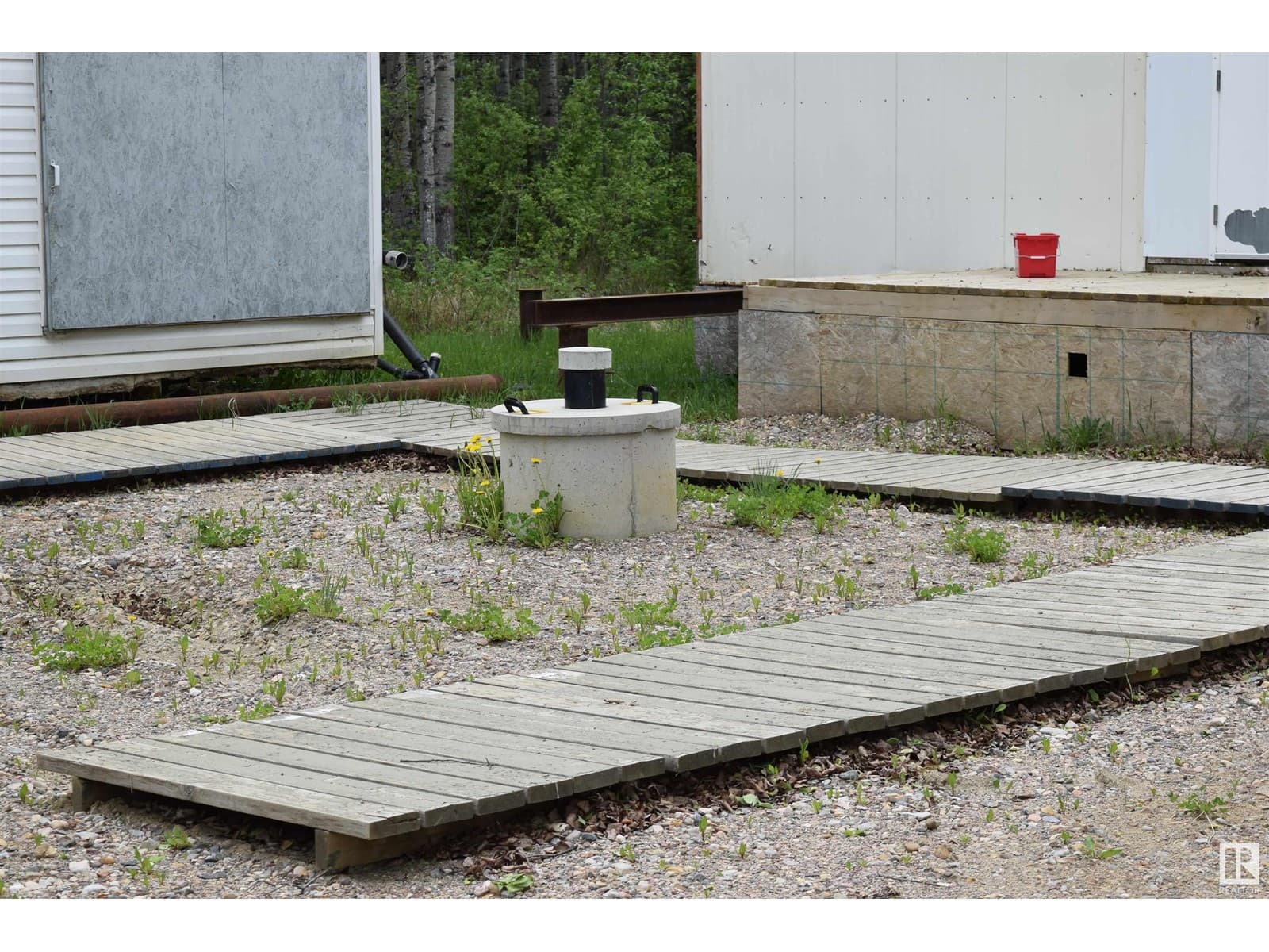 455 Industrial DR N — photo 3