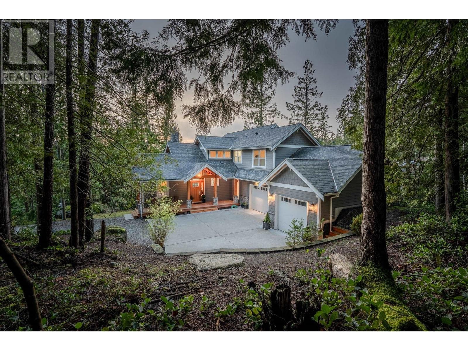 153 SWALLOW ROAD photo 2