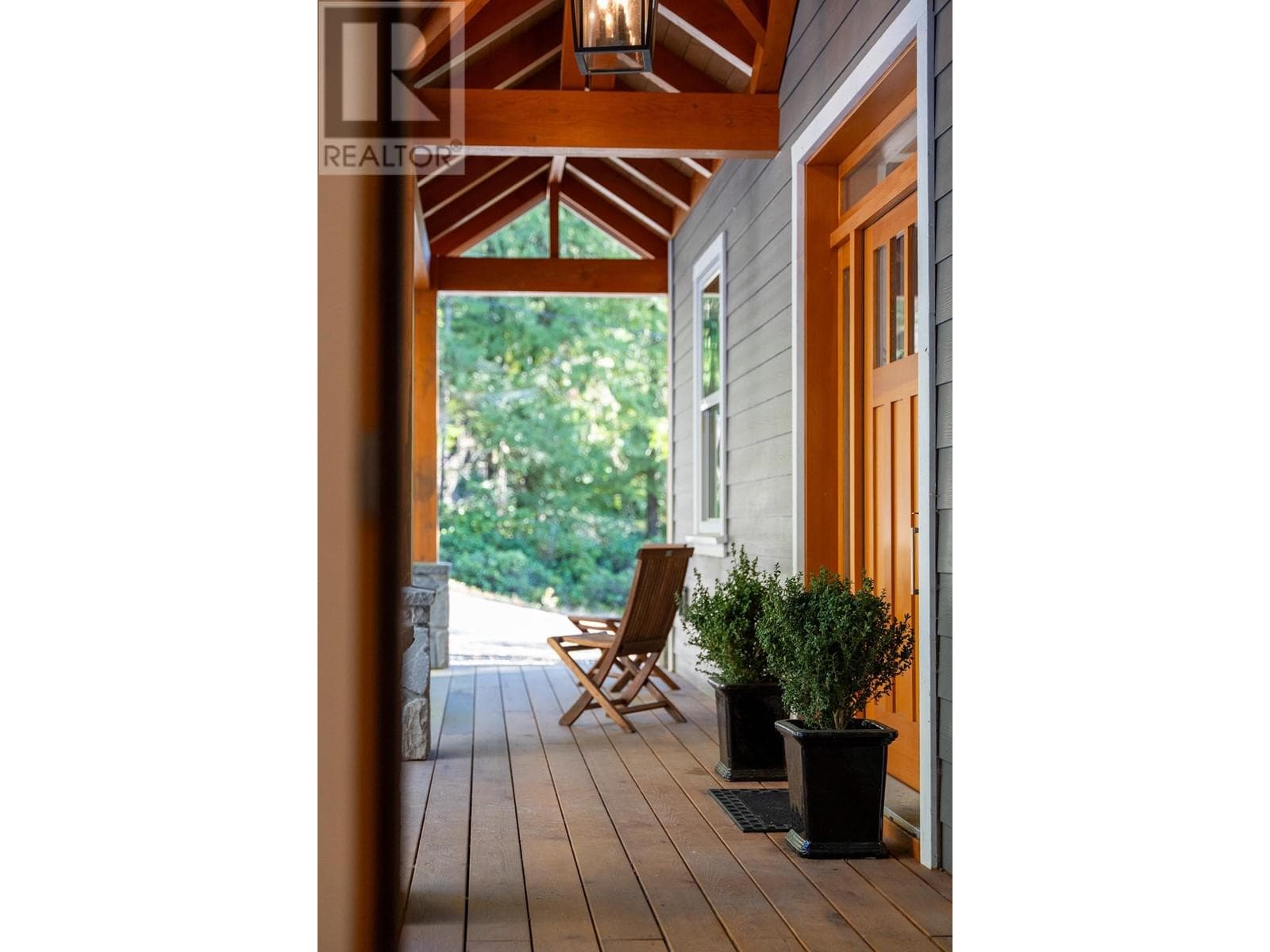 153 SWALLOW ROAD photo 3