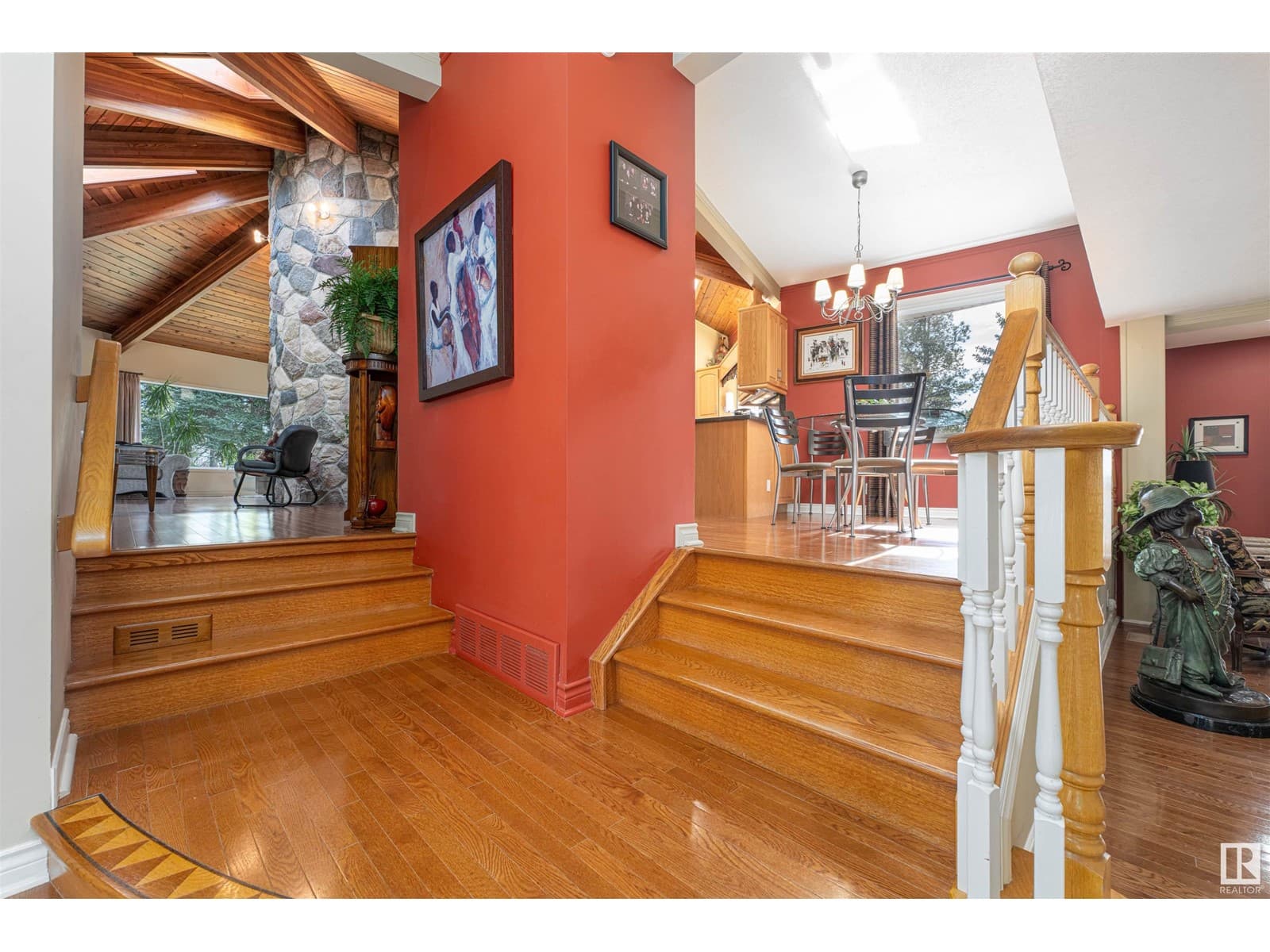 23022 LAMOUREUX DR — photo 4