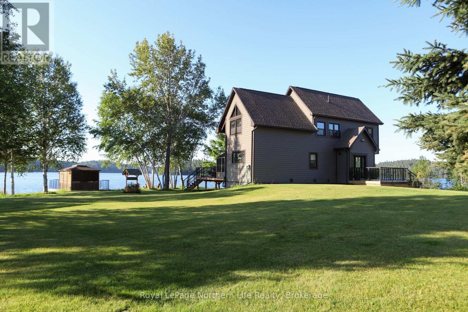 33 WHITE BEAR COURT photo 4
