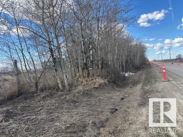 2103 ELLERSLIE RD SW photo 5