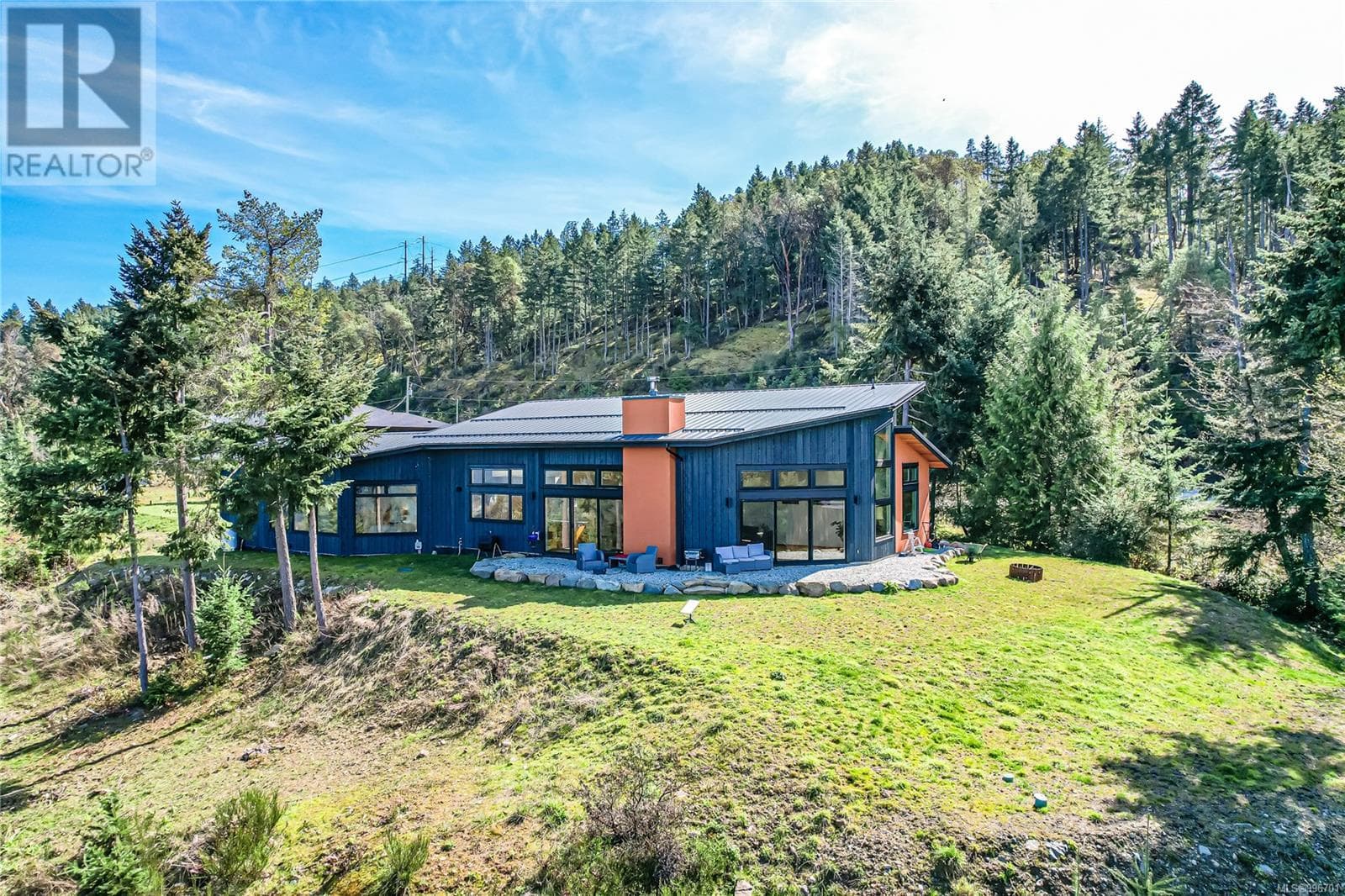 2 bed 3 bath single family at 153 Southern Way — $1,599,900