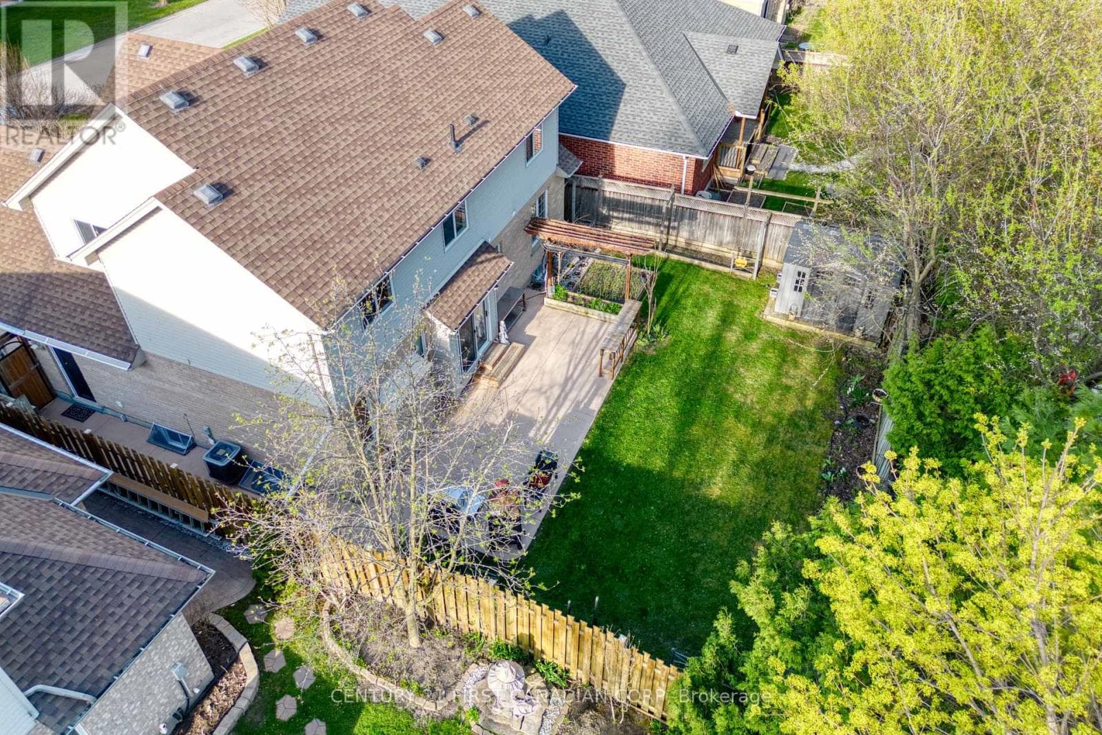 97 MCTAGGART COURT photo 5