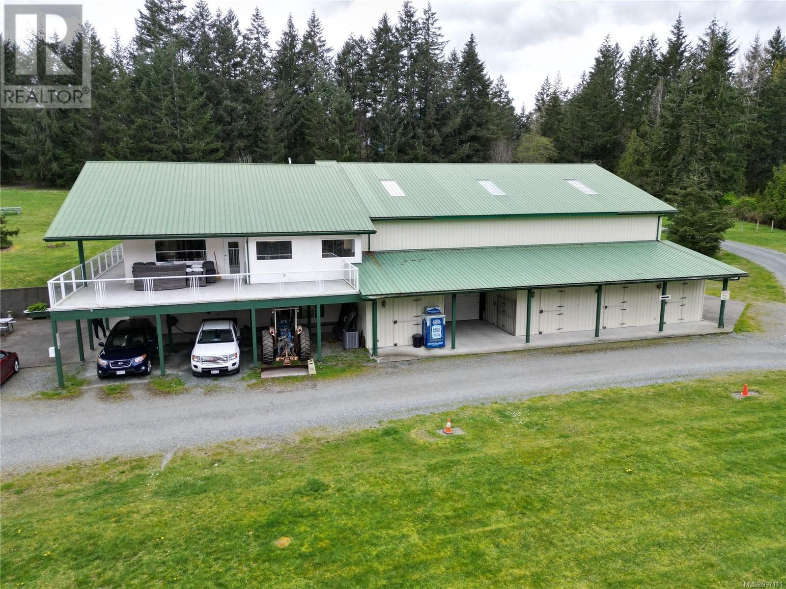 8682 Trans Canada Hwy photo 2