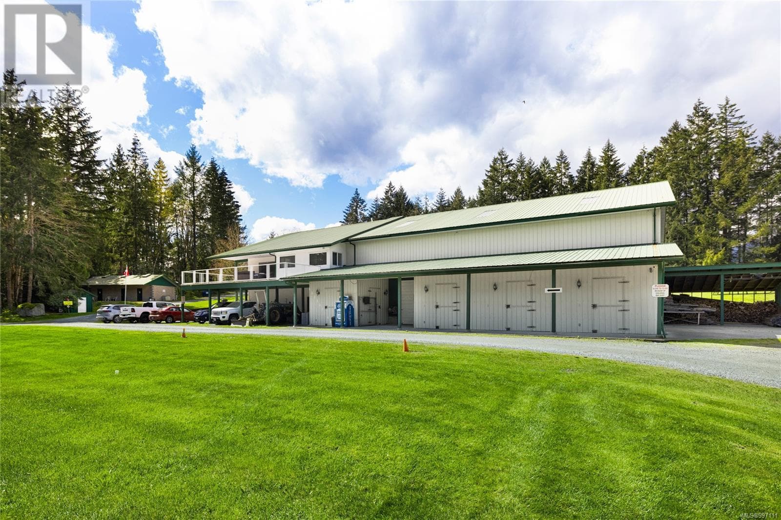 8682 Trans Canada Hwy photo 4