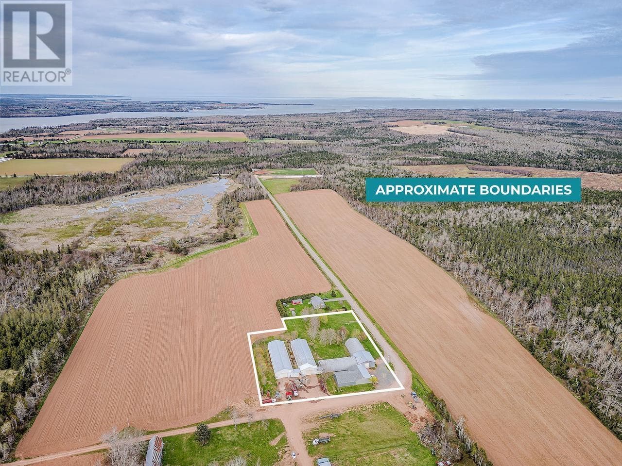 182 MACPHEE Road photo 5