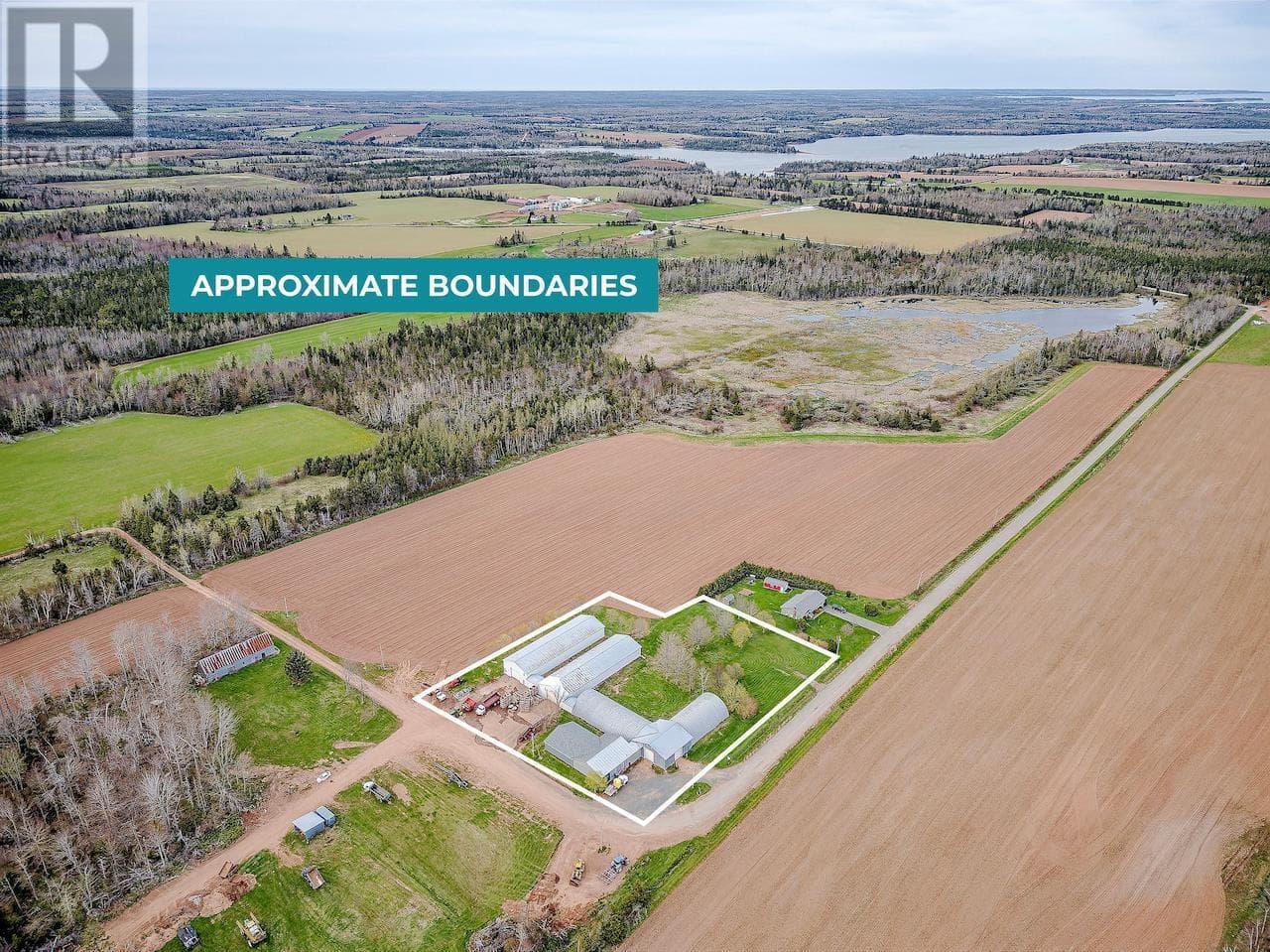 182 MACPHEE Road photo 4