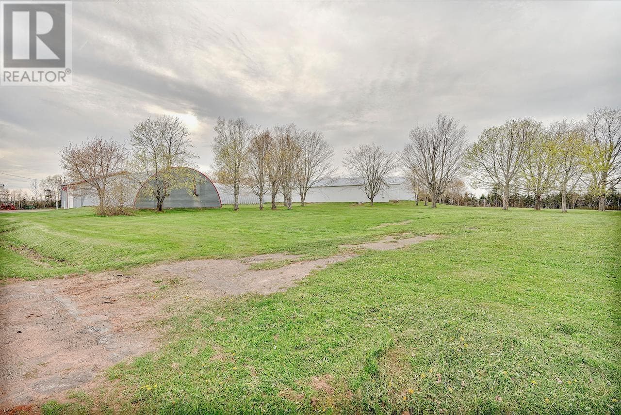 182 MACPHEE Road photo 2