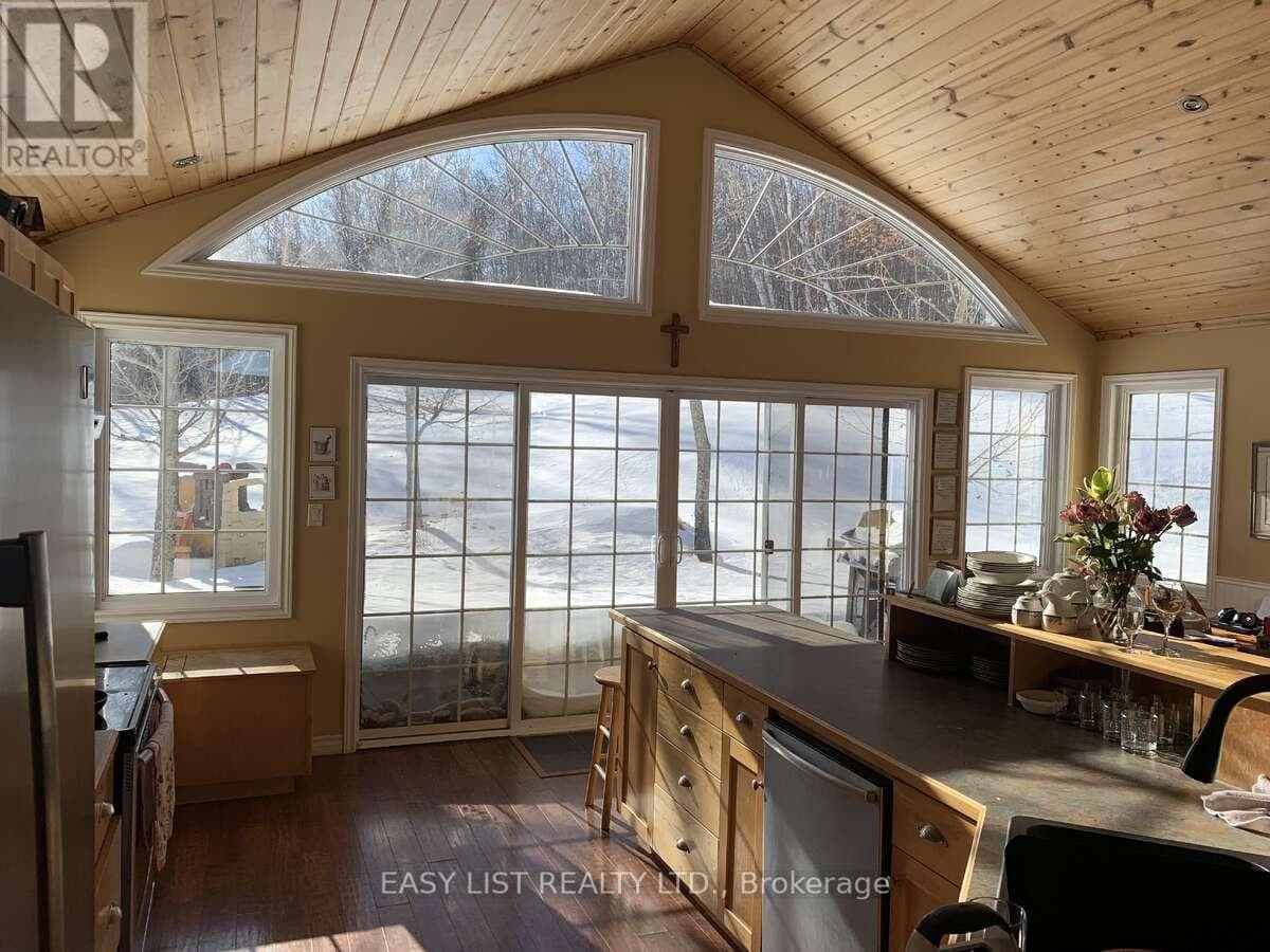 535 PERRIER ROAD photo 3