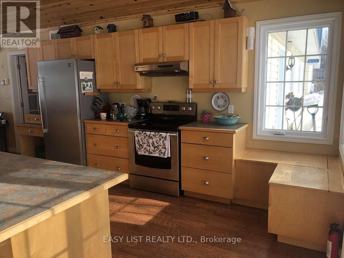 535 PERRIER ROAD photo 4