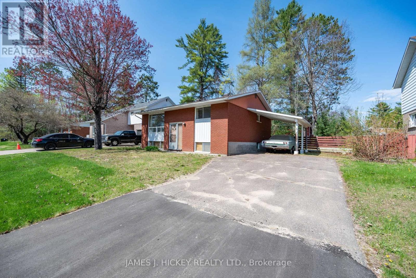 4 bed 2 bath single family at 5 HAMMOND COURT — $359,900