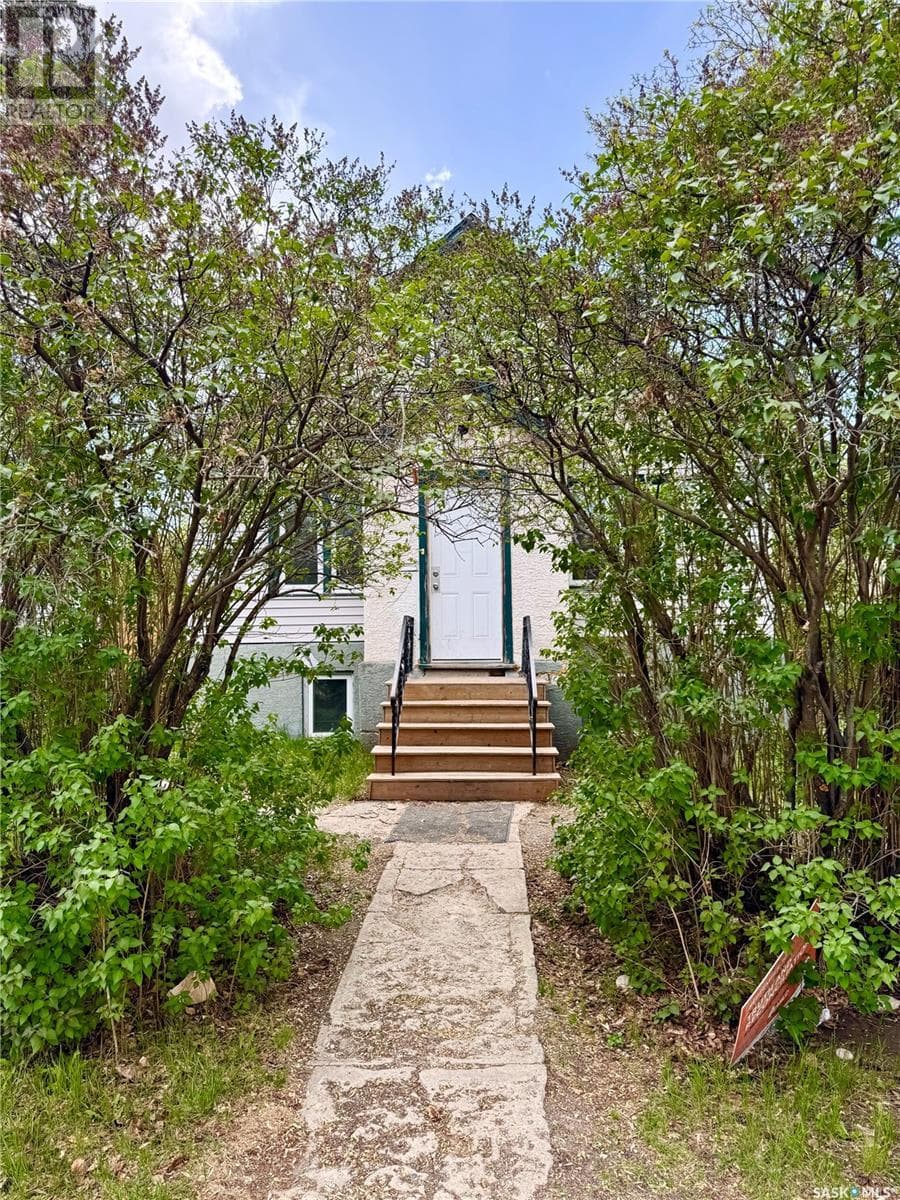 5 bed 1 bath single family at 1110 Queen STREET — $129,000