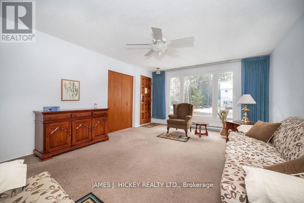 11 HAMMOND COURT photo 3