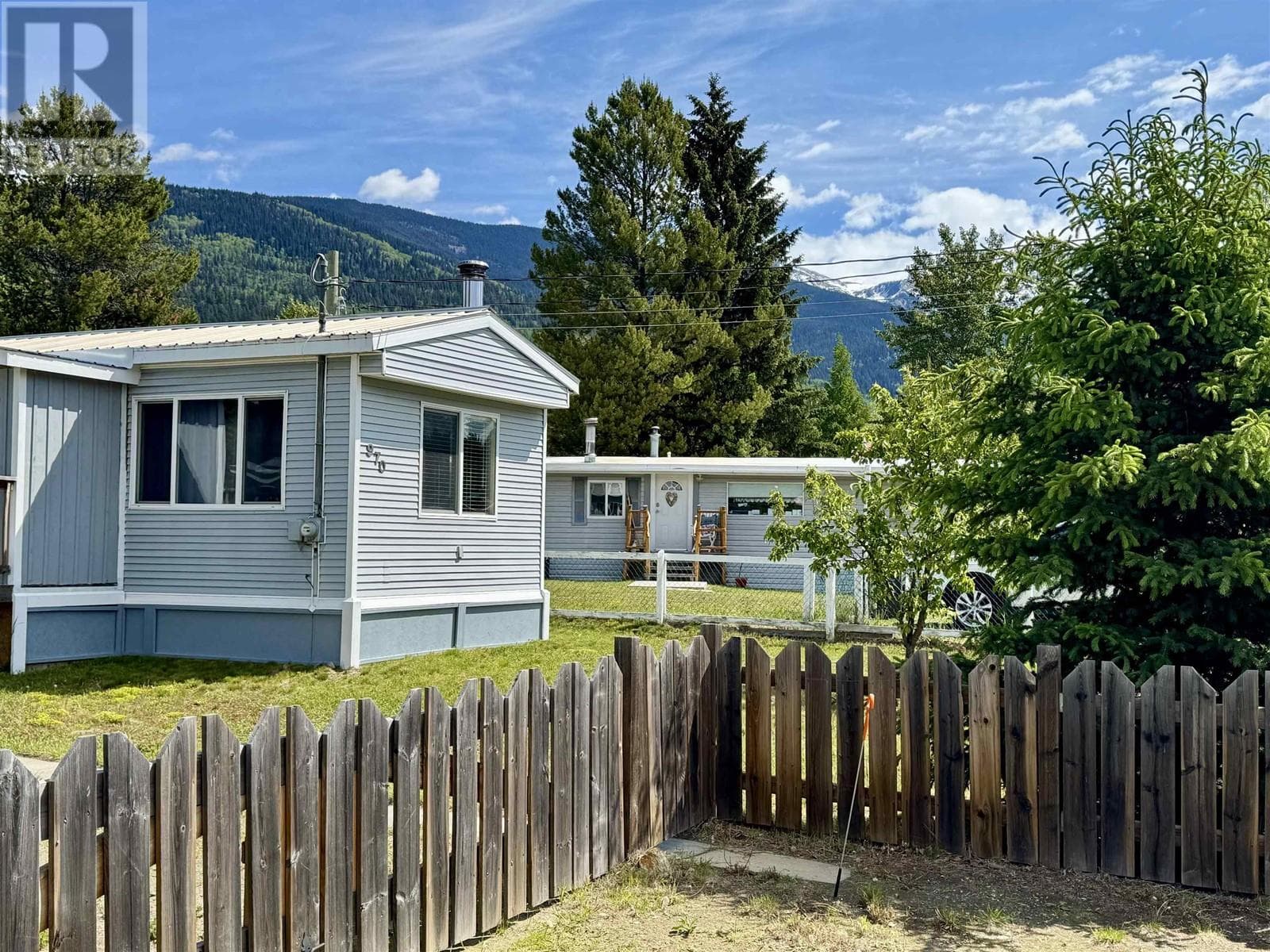 970 BEAVEN CRESCENT photo 4