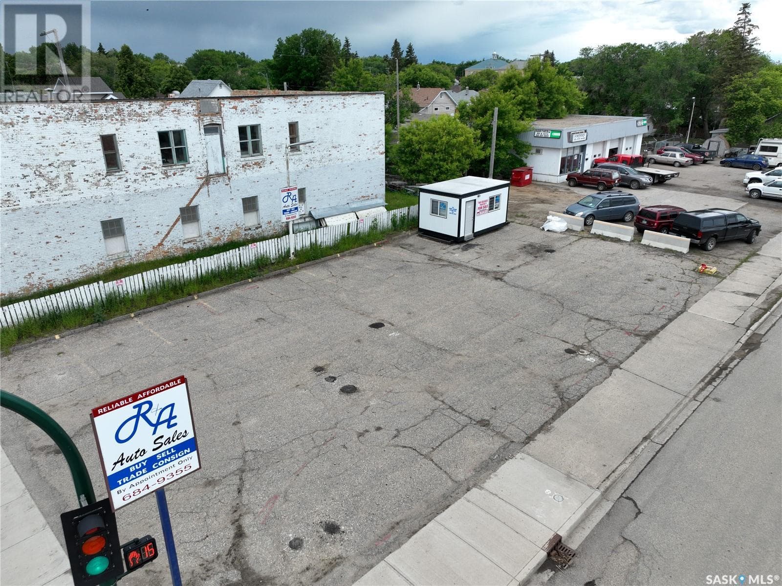 401 Lillooet STREET W — photo 4