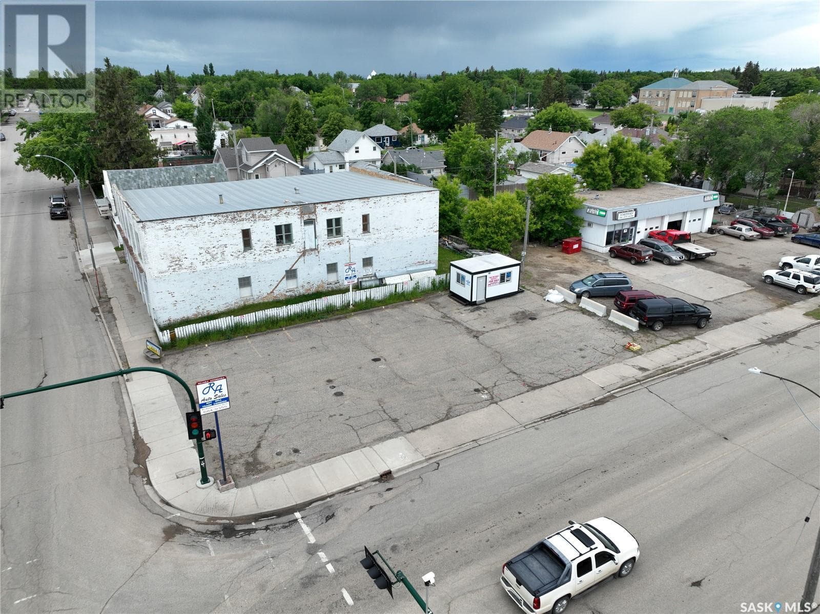 401 Lillooet STREET W — photo 2