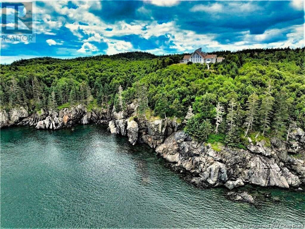 422 Fundy Drive photo 3