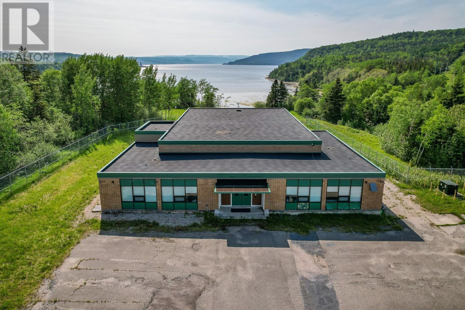 retail at 55 North Shore Highway — $1,399,000