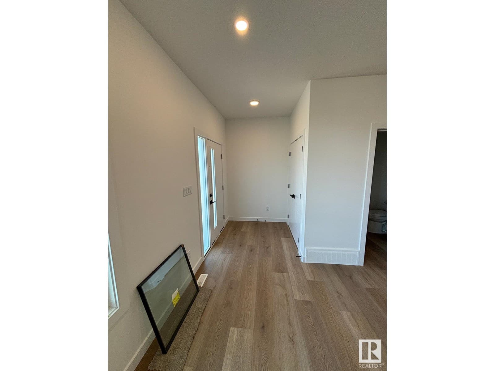 4207 38 ST photo 3