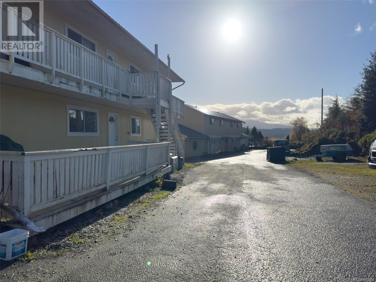 461 Coal Harbour Rd photo 3