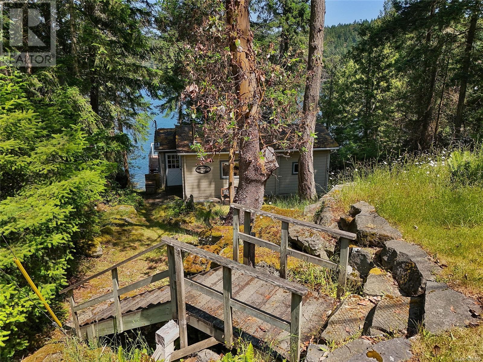 177 Mariners Way photo 2