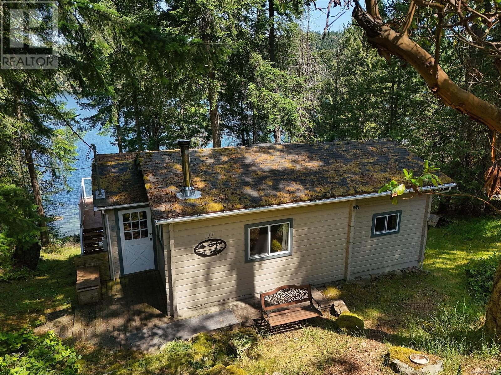 177 Mariners Way photo 3