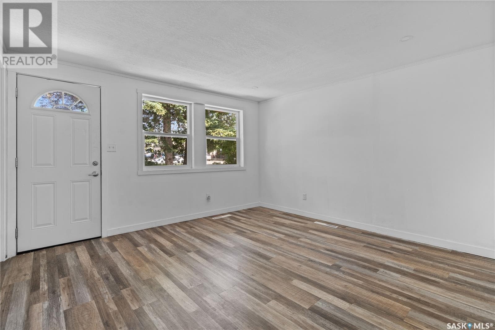 368 Rose STREET photo 5