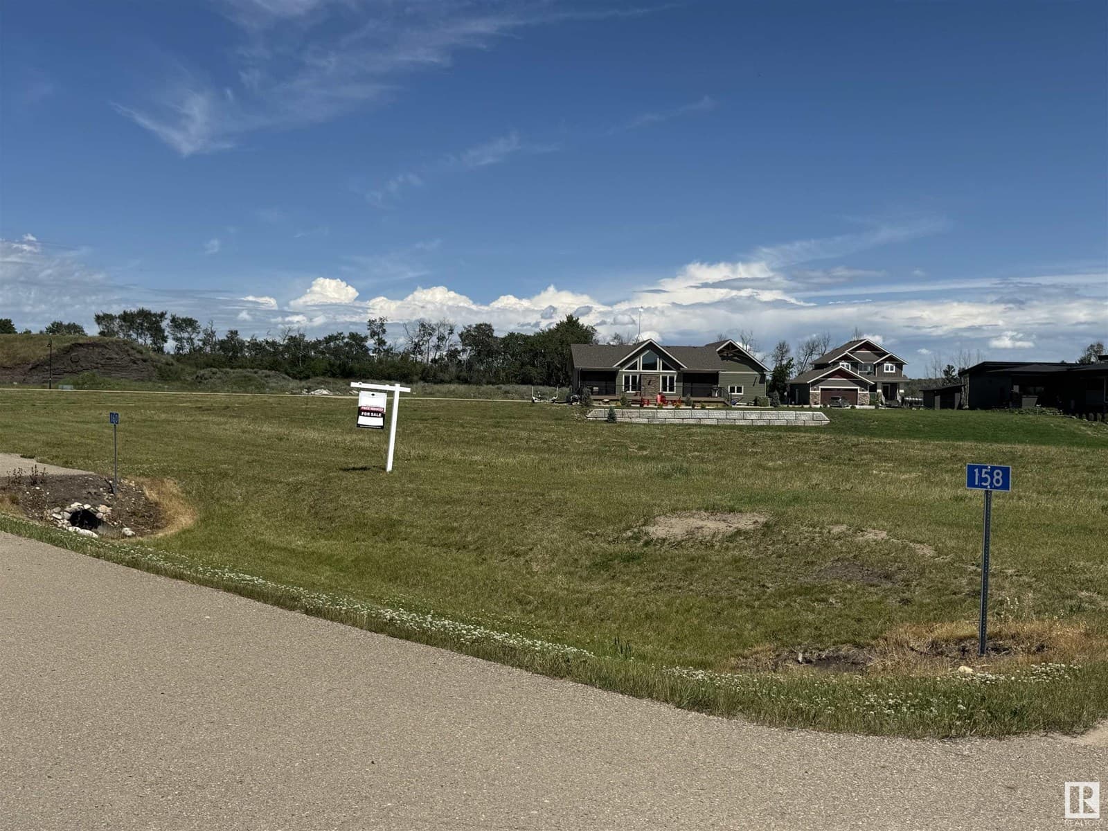 158 Lakeshore CL — photo 3