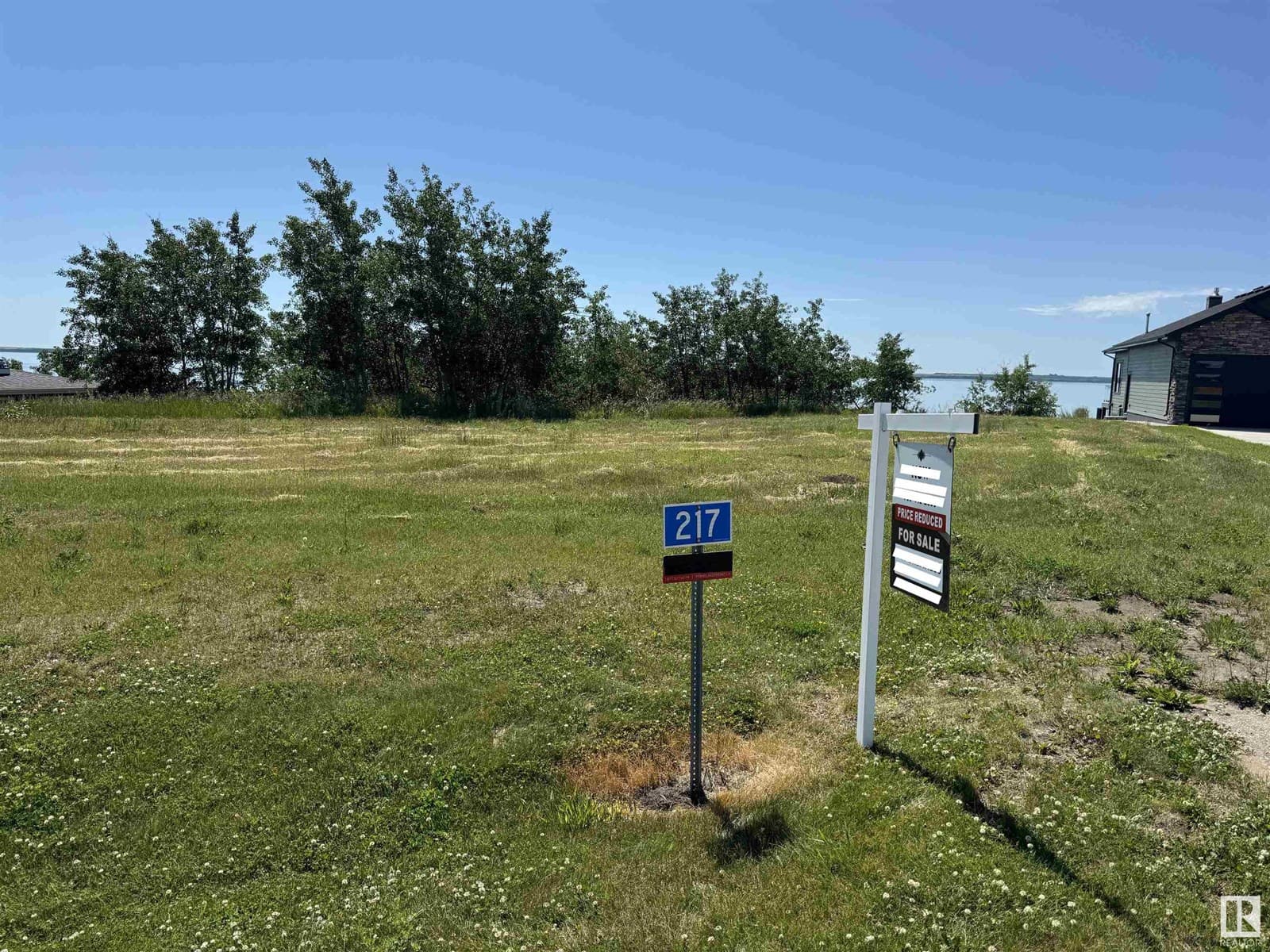 217 Lakeview DR