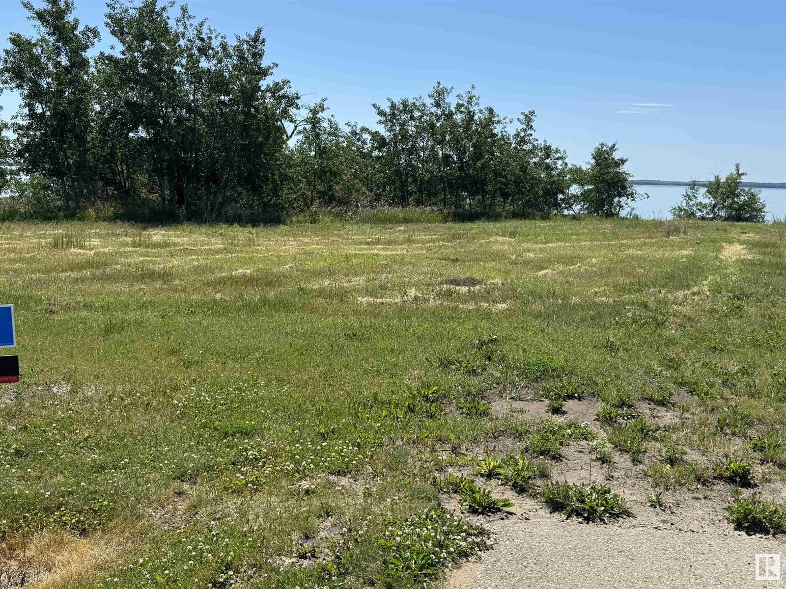 217 Lakeview DR — photo 3