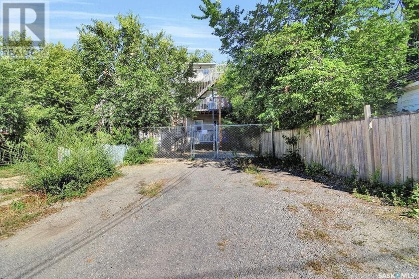 2258 Osler STREET — photo 5
