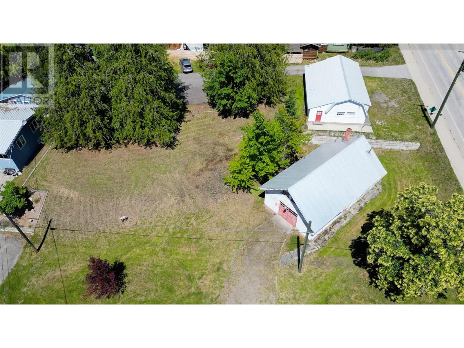 422 Slocan Avenue photo 4