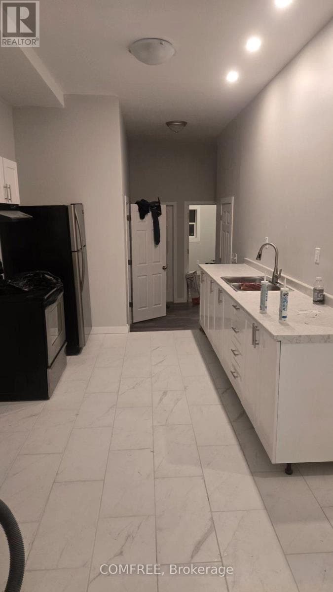 90 RIVERSIDE DRIVE photo 2