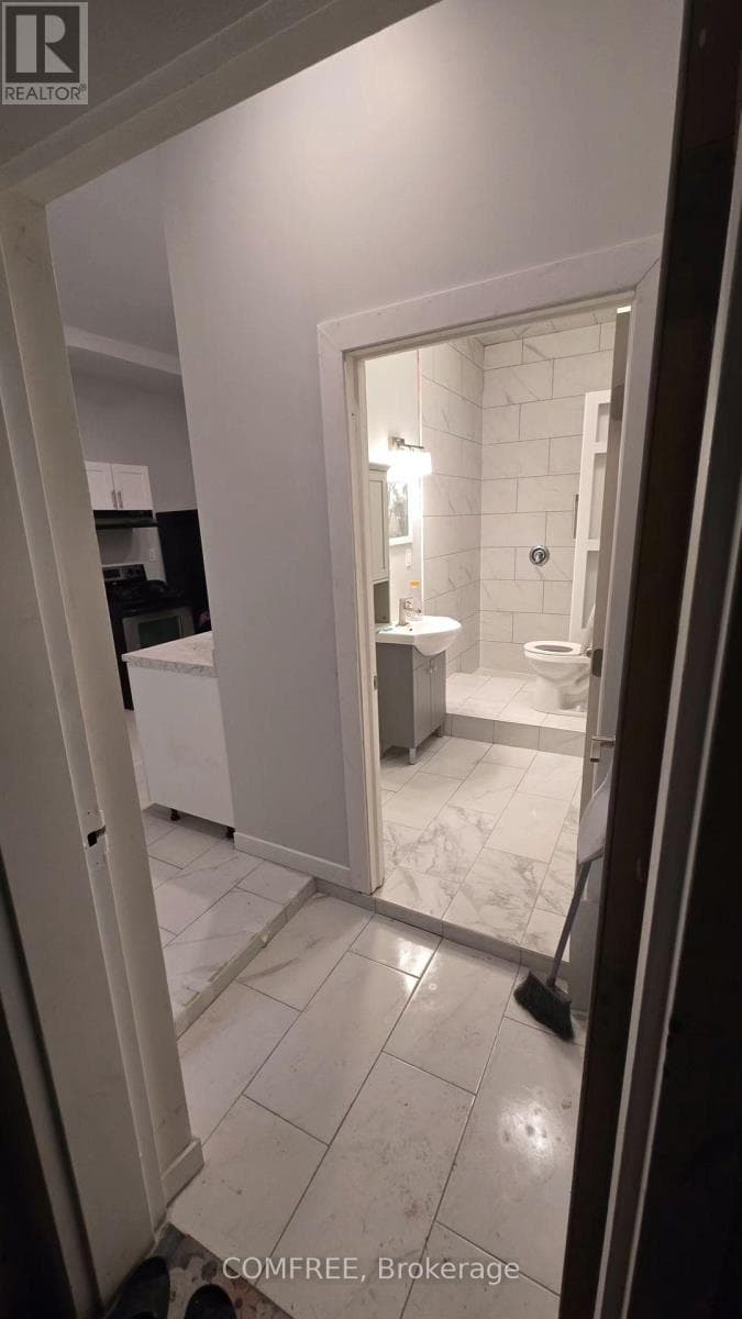90 RIVERSIDE DRIVE photo 3