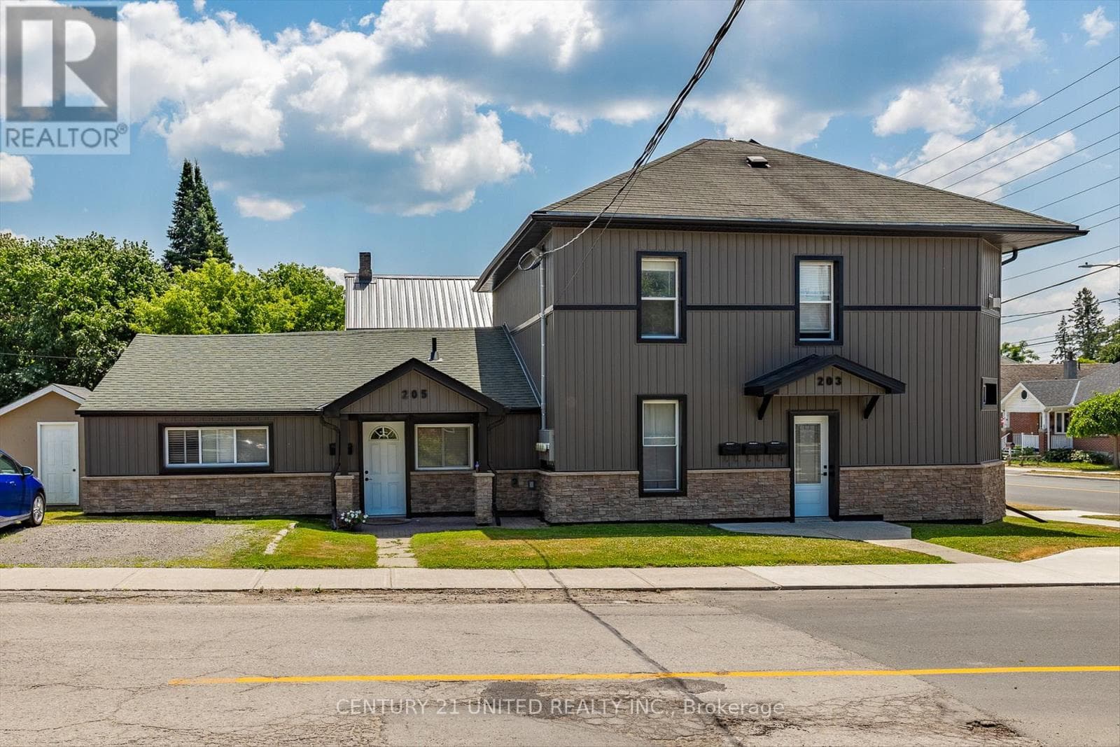 203 CARLISLE AVENUE photo 2