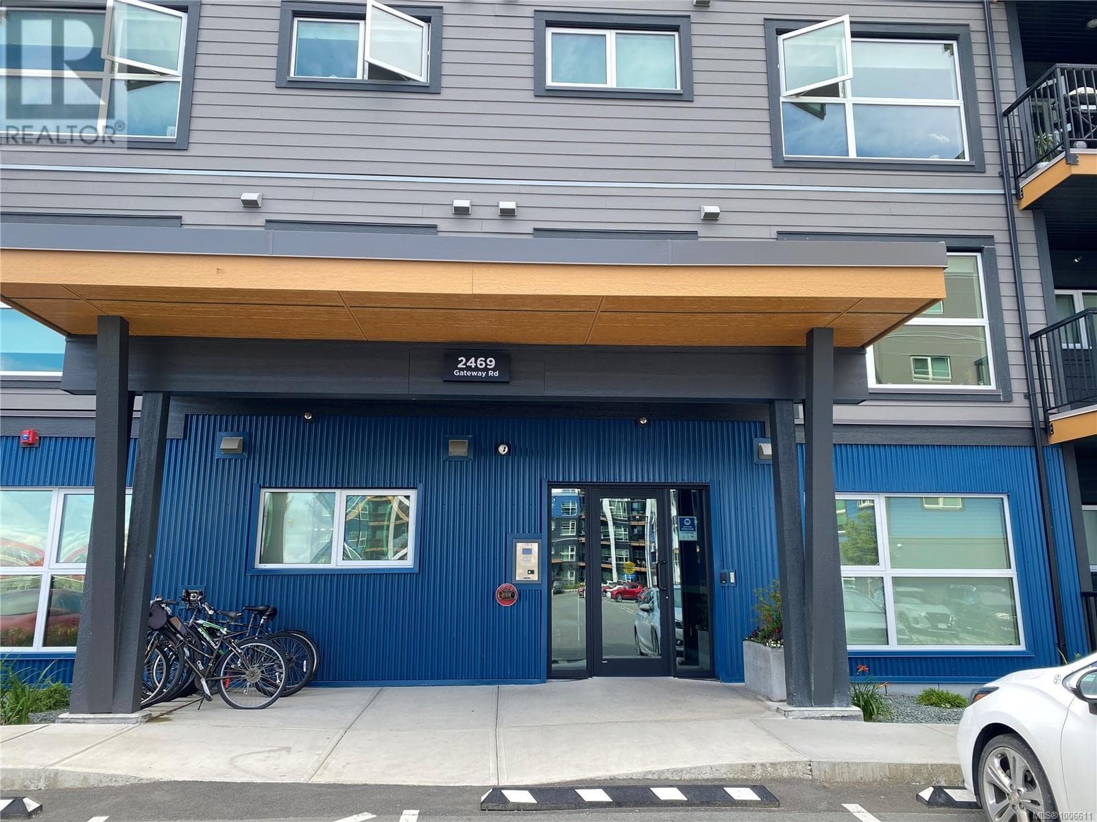 404 2469 Gateway Rd photo 2