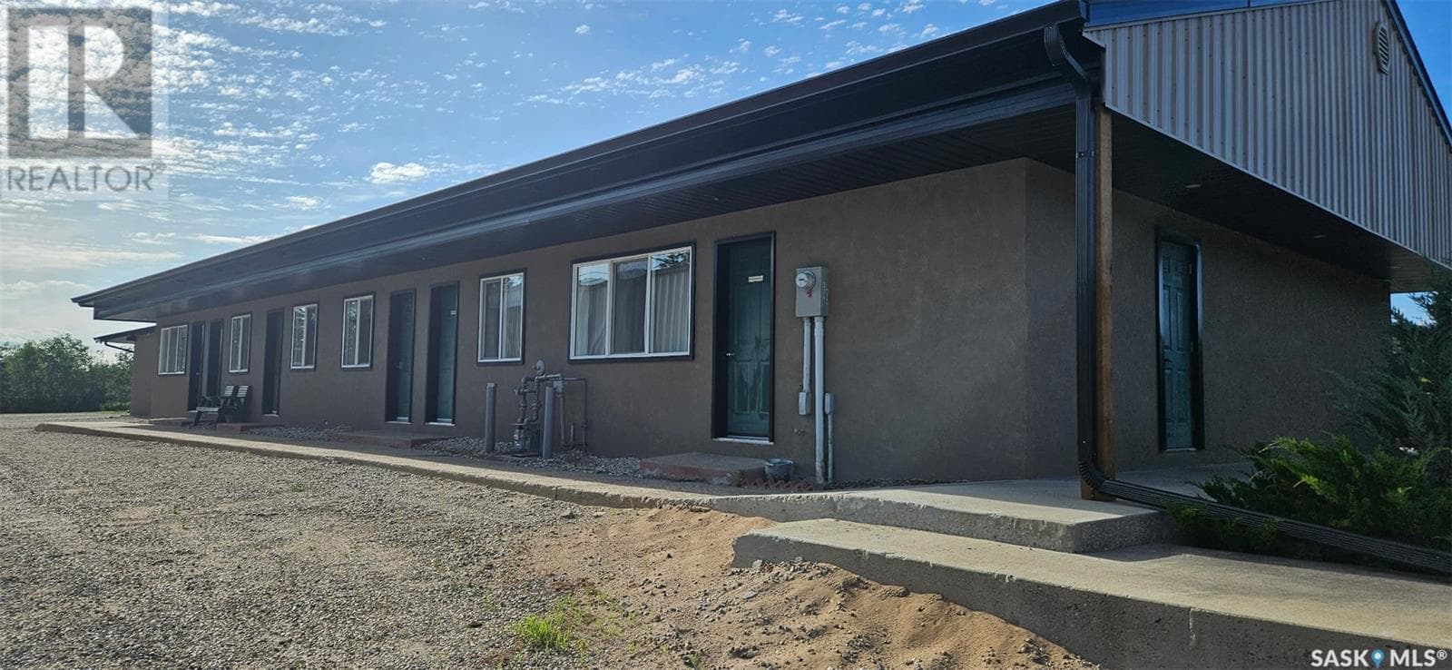 720 8TH STREET W
