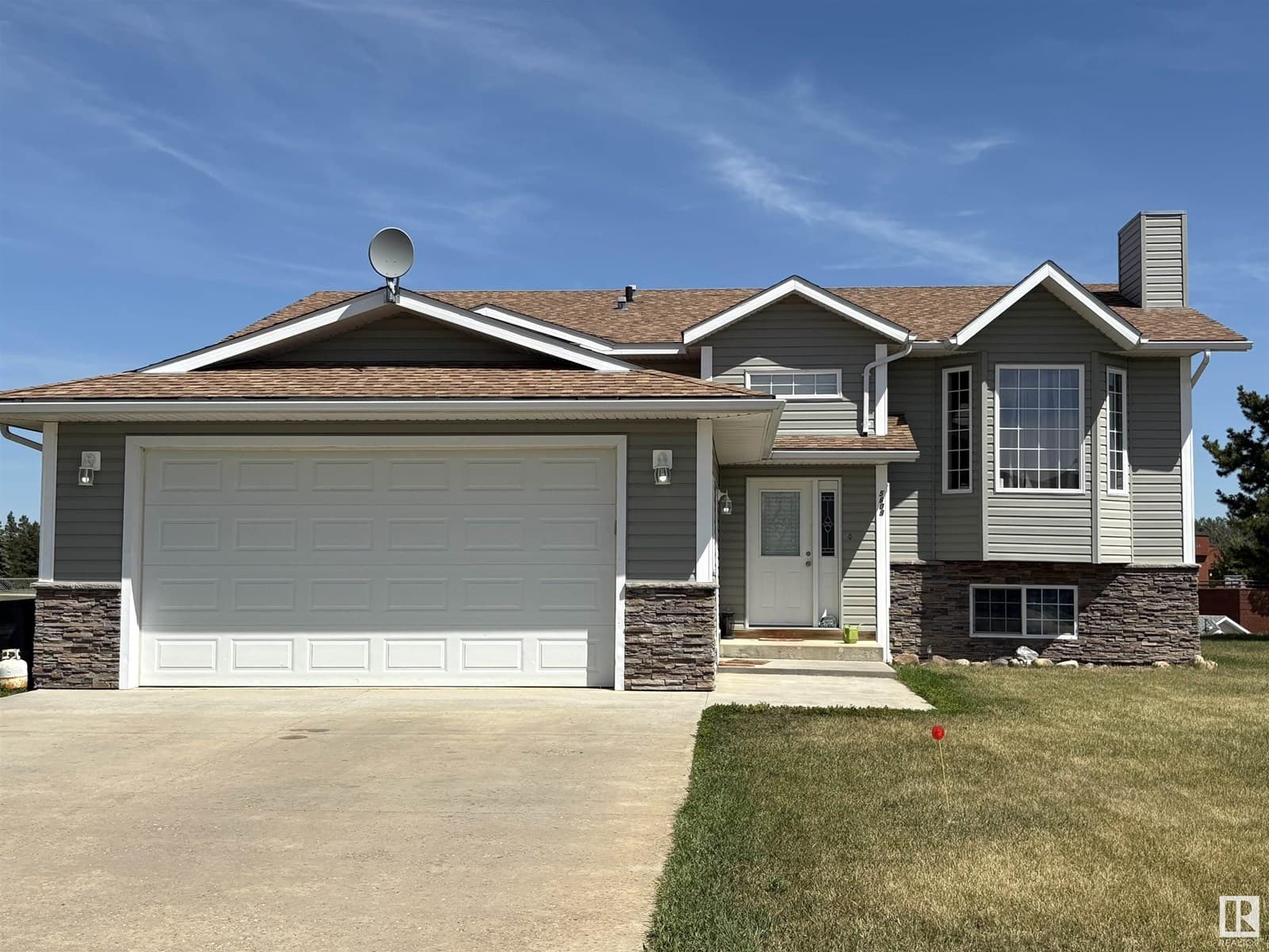 5609 45 ST