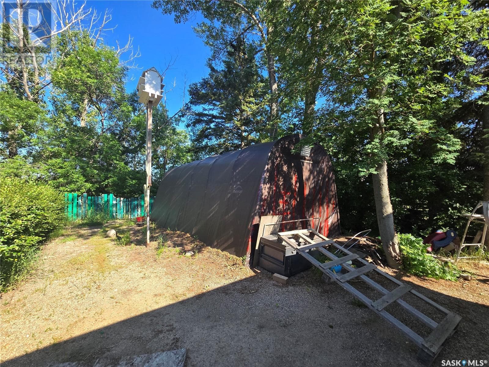 327 Russell STREET — photo 3