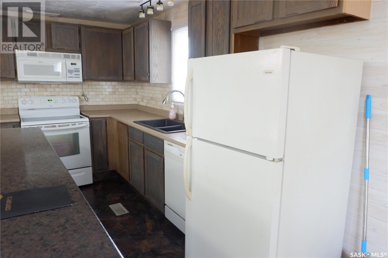 67 Sunrise ESTATES — photo 3