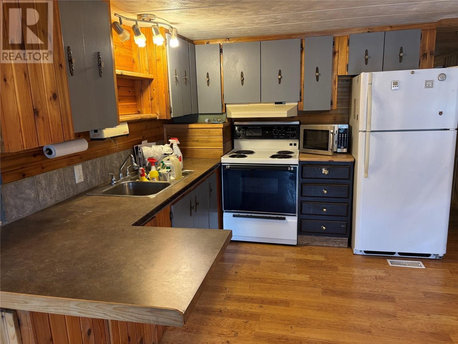 161 Shuswap Avenue Unit# 12 photo 2