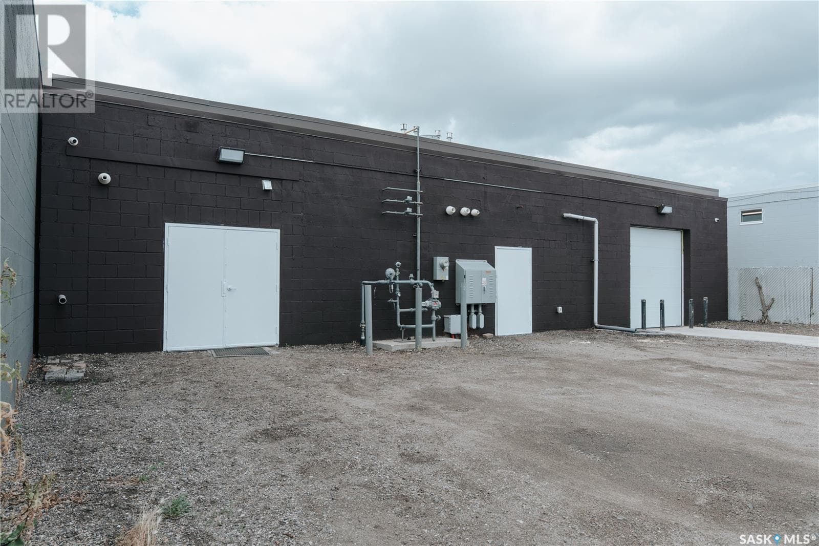 1715 South Railway STREET — photo 2